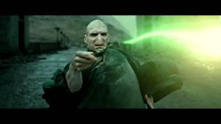 Harry Potter vs Voldemort Final Battle  Harry Potter and the Deathly Hallows  Part 2 2011 Clip [upl. by Hallimaj]