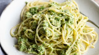 Easy Zucchini Pesto Pasta [upl. by Dusen]