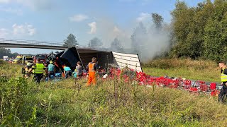 vrachtauto kan draai niet maken an de Sluiskant in Leidschendam [upl. by Esli605]