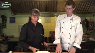 Italienischer Pizzateig Kochvideos Pizza Rezepte Villa Martha Kochschule [upl. by Echikson]