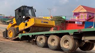 Loading  Unloading Compactor Roller Equipment on Trailer 2019 [upl. by Ngo]