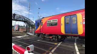 2 Trains at Wokingham Station Level Crossing [upl. by Ot]