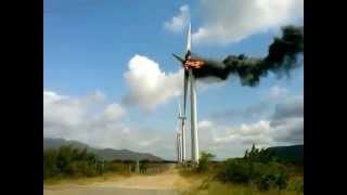 Aerogenerador se Incendia en la Ventosa Oaxaca Mexico 09Noviembre2014 [upl. by Friedberg881]