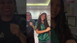 Ensinando minha mãe a dançar a minha música kkkkk Joga de Ladinho railenashow musica viral [upl. by Alesig962]