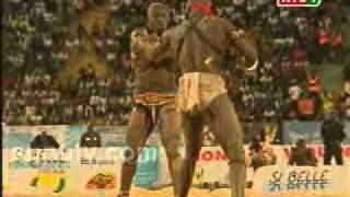 Gouy Gui vs Amanekh [upl. by Bashuk]