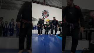 Roberto Nava Jr promovido a cinturón gris con blanco  Tiger Army Jiu Jitsu [upl. by Anilek1]