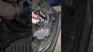 ford transit custom headlamp bulb 💡 replacement mk7 to 8 2014 to 2022 [upl. by Leinadnhoj]