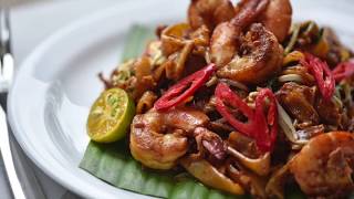 Thermomix® Singapore Char Kway Teow Fried Flat Noodles Recipe [upl. by Gnav65]