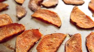 Baked Sweet Potato Chips Recipe 10212  Day 51 Vegan Healthy Snack [upl. by Erminia]