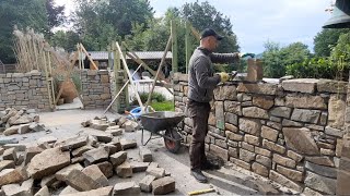 Réaliser un mur en pierre maçonnée   Maçonnerie traditionnelle [upl. by Erwin]