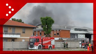 Incendio a Ceriano Laghetto Monza in corso operazioni spegnimento [upl. by Adim]