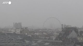 Il nord della Francia sotto la neve Parigi Bretagna e Normandia imbiancate [upl. by Aidnama]