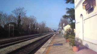 Stazione di Postioma transito materiale rotto treno 11107 trainato con D445 guasto in coda [upl. by Switzer399]