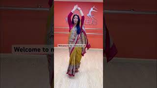 Chalka chalka re dance  vishakha Verma vishakhasdance saree simpledancesteps [upl. by Ylluz719]