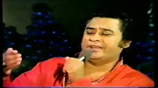 Kishore Kumar Live  Phoolon Ka Taron Ka Sab Ka Kehna Hai  Kishore Live In UK [upl. by Suiluj]