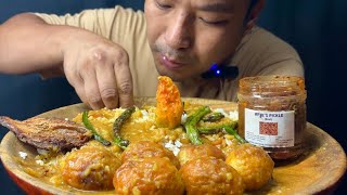 Enjoying Delicious egg curry dry fish hot king chilly and spicy Aphes pickle  kents vlog [upl. by Ziul30]