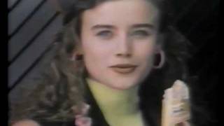 Comercial antigo quotKibombom Doce de Leitequot Kibon  1989 [upl. by Xirdnek162]