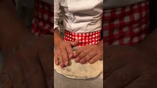 Scopri il segreto del calzone napoletano con Gino Sorbillo [upl. by Nyliret105]