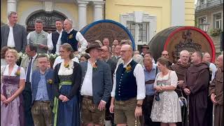 Aufstellung vor dem Rathaus  Kulmbacher Bierwoche 2024 [upl. by Viviane]