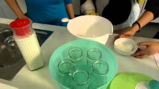 Experimente mit Milch [upl. by Nerb]