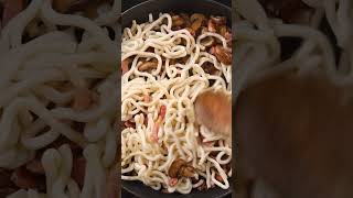 Udon à la crème de champignons lardons amp œuf mollet [upl. by Nemra]