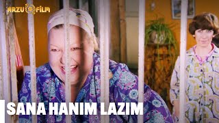 Sana Hanım Lazım  Neşeli Günler [upl. by Lennod]