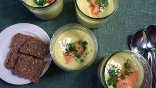 KartoffelZucchiniSuppe mit Räucherlachs und Schmand glutenfrei [upl. by Ahsoyem]