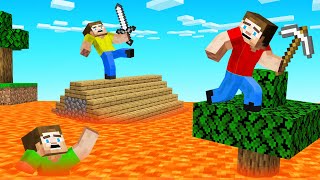 LAVA FLOOR PARKOUR SPEEDRUNNER vs HUNTERS Minecraft [upl. by Gula]