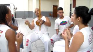 Abadá Capoeira  Instrutor Gordinho  Vou pra Maré [upl. by Giustino63]