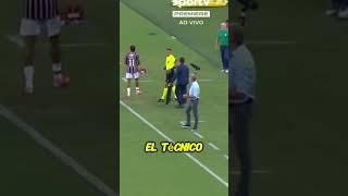 Marcelo y Menezes CHOCAN en pleno partido [upl. by Lorry]