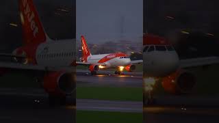 EasyJet landing landing aviation easyJet [upl. by Htebarual]