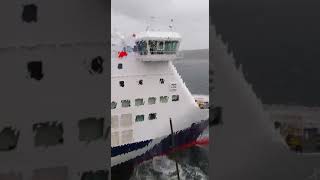 Collisione tra 2 traghetti Grimaldi e Tirrenia nel porto di Olbia [upl. by Lavinia555]