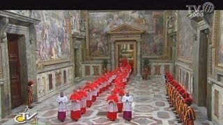 Conclave la processione dei cardinali dalla cappella Paolina alla Sistina [upl. by Loma]