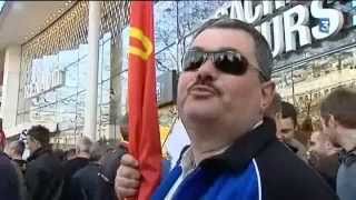 350 salariés de la Fonderie du Poitou Aluminium dIngrandes ont manifesté à Paris [upl. by Annaerda]