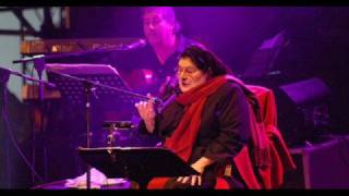 Mercedes Sosa amp Milton Nascimento  Volver a los 17 [upl. by Helbonia]