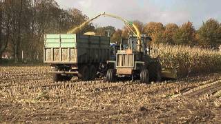 Oorts mais hakselen 2013 met john deere 5830 2 [upl. by Sirc824]