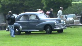 RENAULT 4CV ET REMORQUE MONOROUE  PEUGEOT 203 [upl. by Arama]