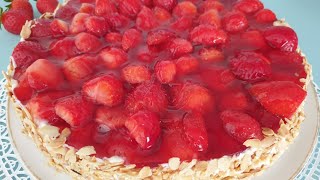 Klassischer Erdbeerkuchen mit Biskuitteig  wie vom Bäcker Strawberry cake [upl. by Anyg]