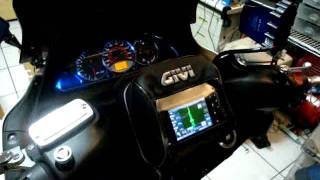 Spooks Xciting 500 mounted GIVI S850 GPS universal holder [upl. by Elocon]