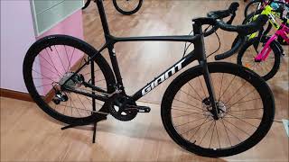 GIANT TCR Advanced Pro 1 Disc 2021  Bicis Pina [upl. by Butler296]