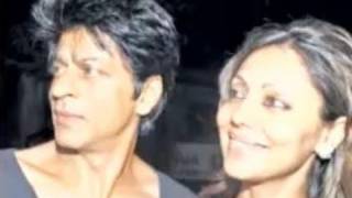 Shahrukh Khan hosts a late evening Holi party [upl. by Gninnahc]