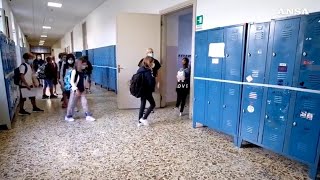 Ingressi sfalsati a scuola Presidiimpossibile [upl. by Airda]