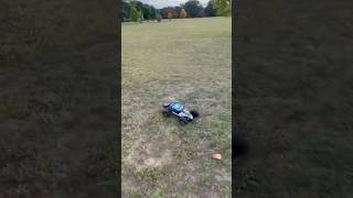 Losi Lasernut ripping through grass newenglandrc losi losilasernut [upl. by Edmee]