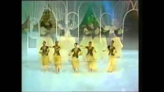 Coreografía de Mahmoud Reda  Gharib el dar  يا غريب الدار 1979 [upl. by Acirfa105]