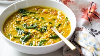 🍲This TurmericLentil Soup Will Protect You From Type 2 Diabetes Dementia and Cancer [upl. by Nnaillij]