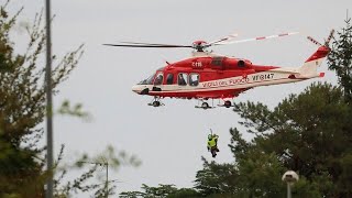 Rettungskräfte evakuieren Hochwassergebiete in Norditalien [upl. by Nimad850]