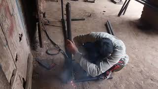 Making A Single Iron Bed  Charpai Banany Ka Tarika  Munir Ahmad Welder [upl. by Dorcy]