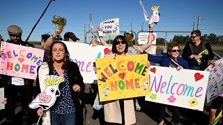 Biloela celebrates return of Nadesalingam family [upl. by Ashling]