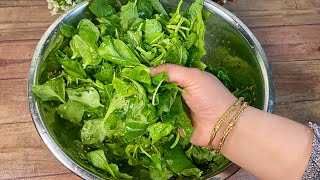 Khanyari Haakh  Eid se pehle ki tayaari  Dagith Khanyari saag aur chicken ka salan kashmir [upl. by Boucher]