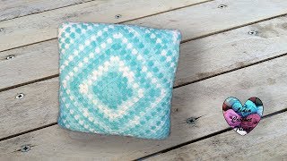 Coussin granny crochet super facile [upl. by Yralih]